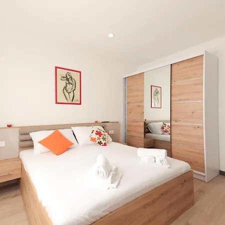 Pet Friendly In With Sauna بيت للعطل Zagvozd